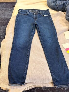 American Eagle Outfitters Women’s Medium Dark Blue Skinny Jeans